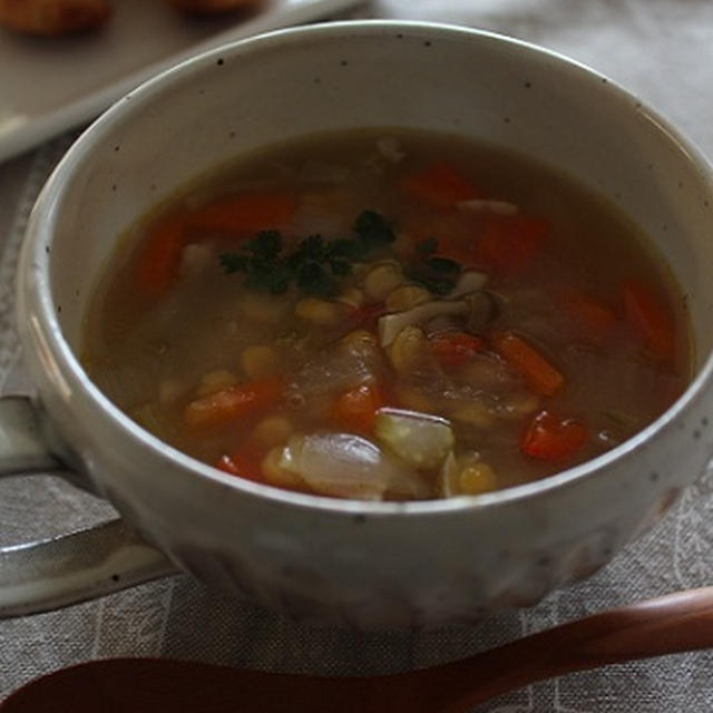 お豆入り野菜のスープ