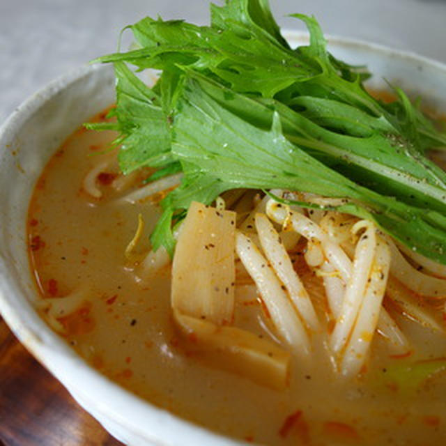 さっぽろ生ラーメン／ニラお好み焼き