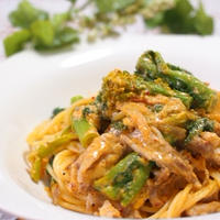 菜の花の豚キムチーズクリームパスタ