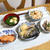 大豆ときのこの炊きこみごはんとイナダ大根とあさりの酒蒸しとうなキムとろろでうちごはん（レシピ付）