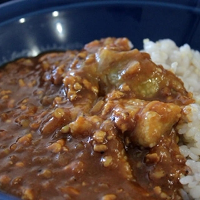 焼き茄子とプチトマトの雑穀カレー。