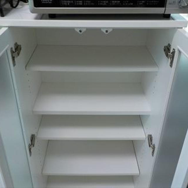レンジ台食器棚の掃除とモロッカンキッチンマット＆ストウブ鍋三角鍋つかみ