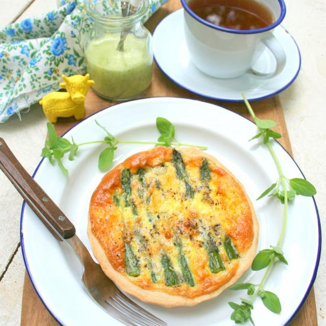 Asparagus Quiche with Scallion Sauceアスパラガスキッシュ、小ねぎソース添え