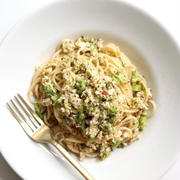 【簡単ランチに】鶏ひき肉とブロッコリーのパスタのレシピ/作り方