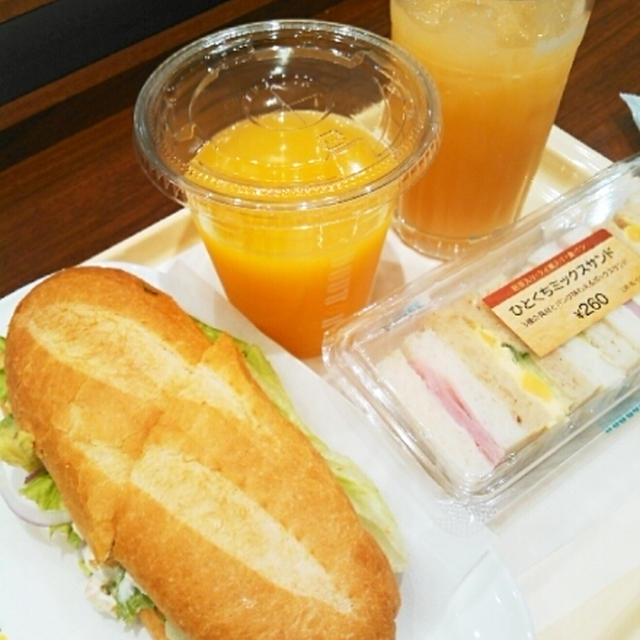 また席を奪われるが～ドトールでランチ