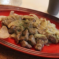 スパイス大使♪香りソルトで♪牛肉と玉ねぎの４種のペパー＊マヨ醤油炒め☆彡