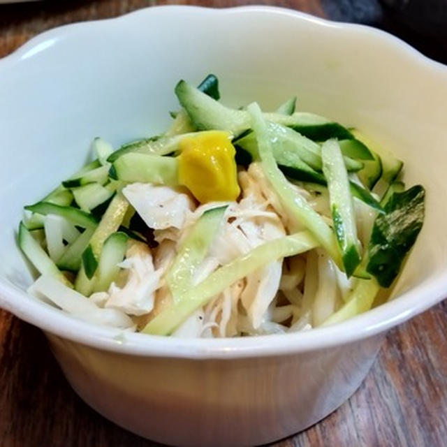 鶏ささ身肉の酒蒸しともやしときゅうりのからしポン酢和え