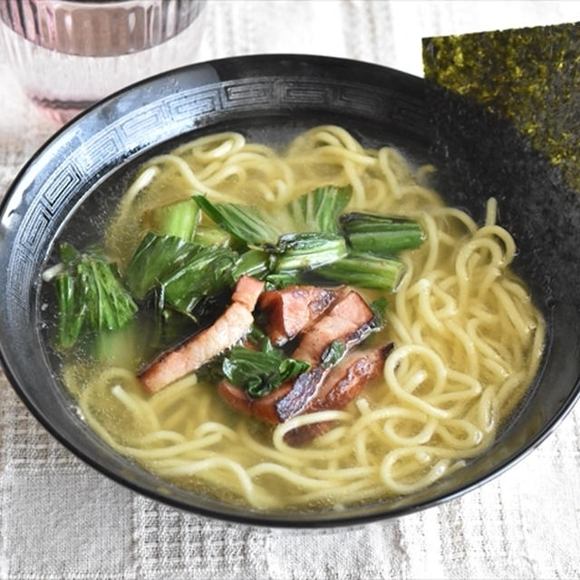 とっても簡単！ベーコンとチンゲン菜の塩ラーメン