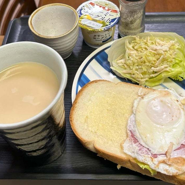 5.22【お家ごはん・朝】ビアハムエッグはさみサンド❣️ﾃﾞｽ。