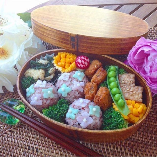 紫陽花おにぎり弁当～紫芋マジック！～