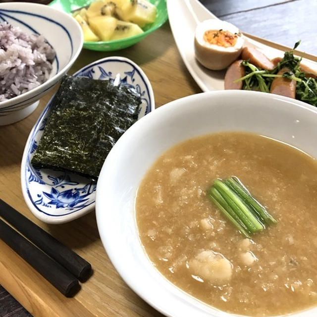 とろりとろり温まる「羽島れんこんのすり流し おみそ汁」。