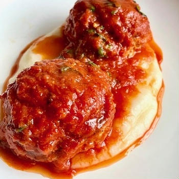 煮込みバーグ＆じゃが芋ピュレー Polpetta al sugo con pure' di patate