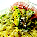 焼きアボカドと生ハムのパスタ