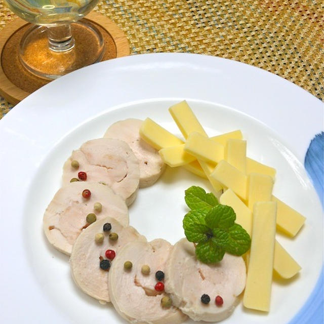 白ワインに日本酒に、簡単スパイスおつまみ！ローリエ香る鶏ハムとチーズ。