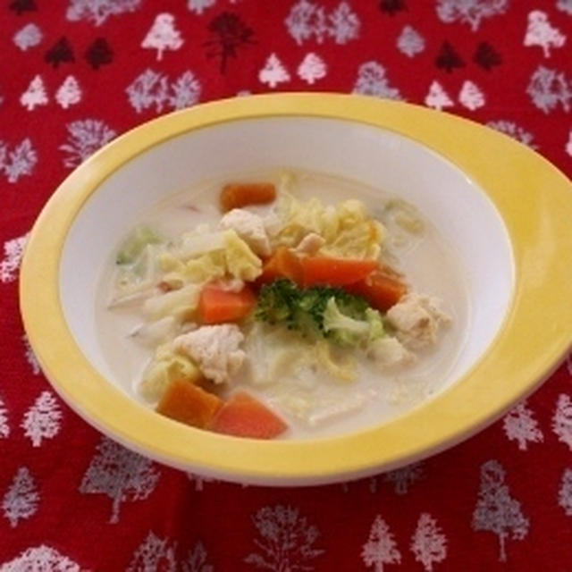レシピブログ連載☆離乳食レシピ☆「白菜と鶏肉の豆乳スープ」更新のお知らせ♪<br />