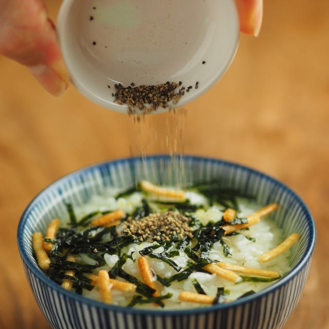 メシ通！お茶漬けの素でこしょう飯