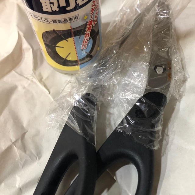 レミー　ナイフなハサミ　愛用中　コゲ取り名人でサビらしきものが取れました　雑誌LDKで紹介
