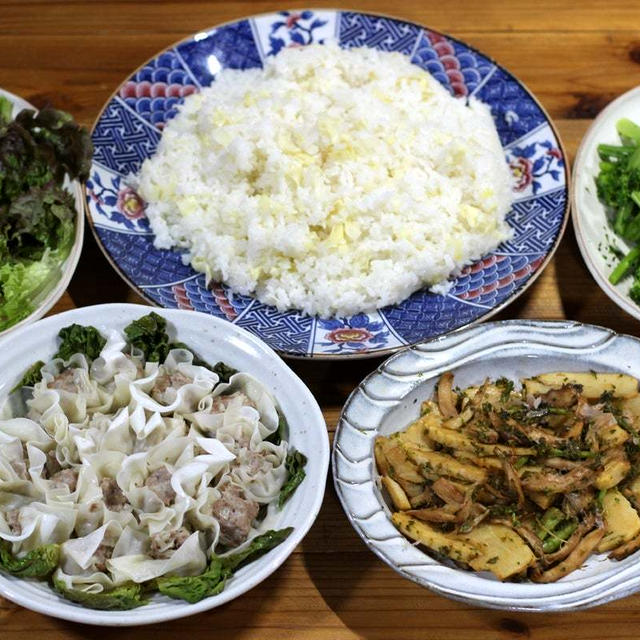 自家掘りタケノコのソース炒め、タケノコごはん、タケノコ入りシューマイ、自家栽培レタスほか。
