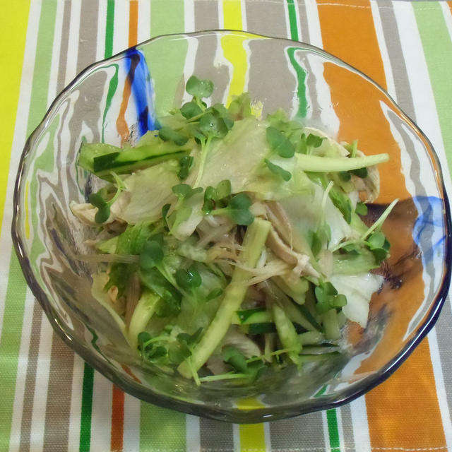 気温が下がってきました　　鶏ささみとせん切り野菜の胡麻酢和え