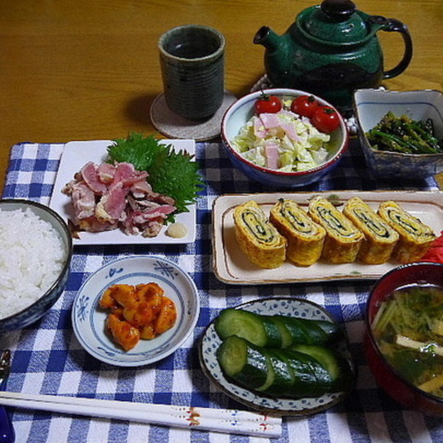 【夕食】地鶏のお造り・だし巻きたまご・ほうれん草おひたし…