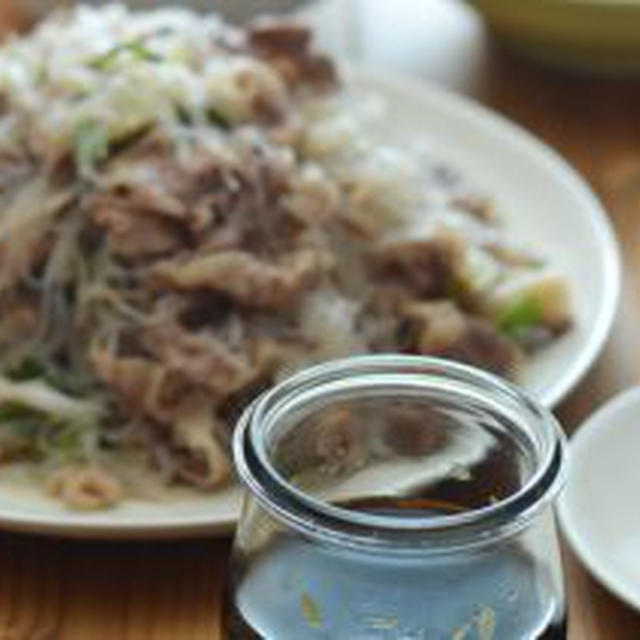 レモンポン酢でいただく牛肉の春雨の炒め、とかの晩ごはん。