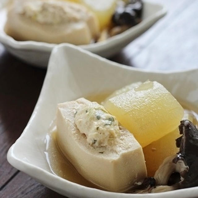 冬瓜と、しそ肉詰め高野豆腐の煮物