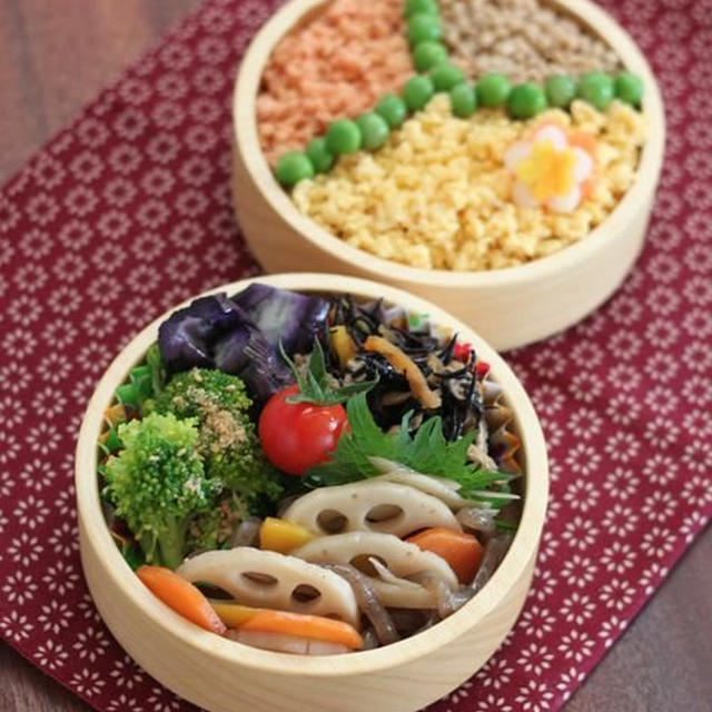 そぼろご飯と惣菜弁当✿本格ちゃんぽん♪