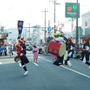 ■続【愛川夏祭り　②中津中央商店街にて。エイサー／御神輿4基の豪華共演です♪】
