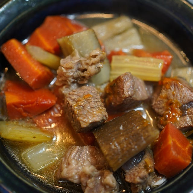 牛肉と牛蒡、にんじんセロリのおかずスープ