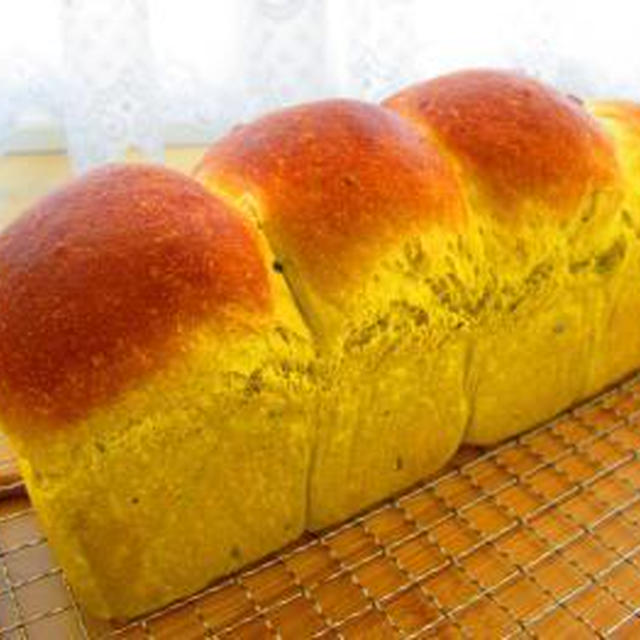 ｶﾎﾞﾁｬ食ﾊﾟﾝ♪かぼちゃﾚｰｽﾞﾝｼｭｶﾞｰ♪