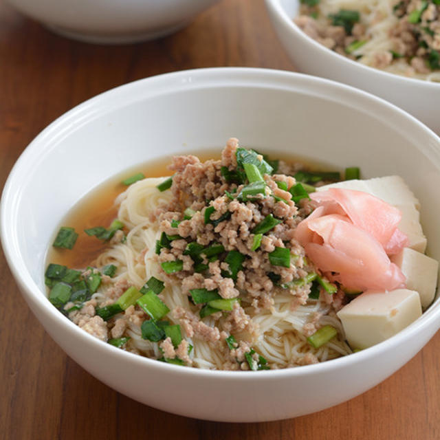 ニラそぼろぶっかけそうめん。【レンジでそぼろ・加熱6分・昼ごはん】と最近の昼ごはん。