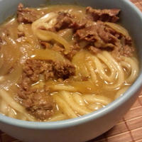 暑いからこそ食べちゃう？　〜カレー鍋のつゆでカレーうどん〜