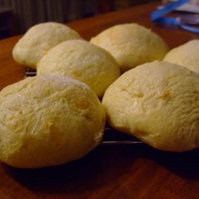 オレンジピールとヨーグルトのパン