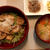 下味付けたら焼くだけ！鶏もも肉の塩麹とネギ生姜塩の炒め煮丼