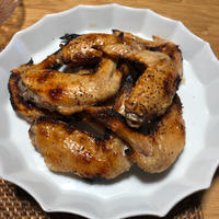 ブラックペッパーたっぷりの手羽先焼き