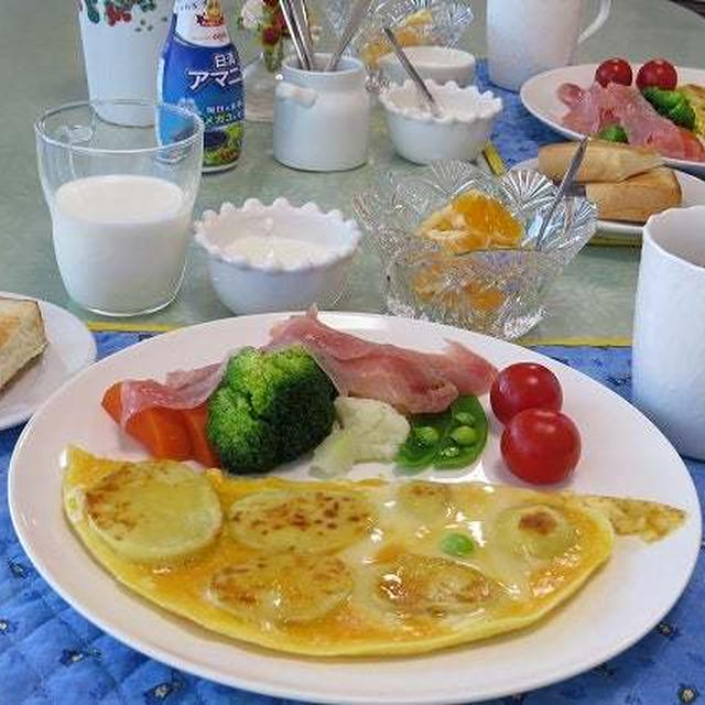 ポテトの卵とじ、生ハムサラダ添え