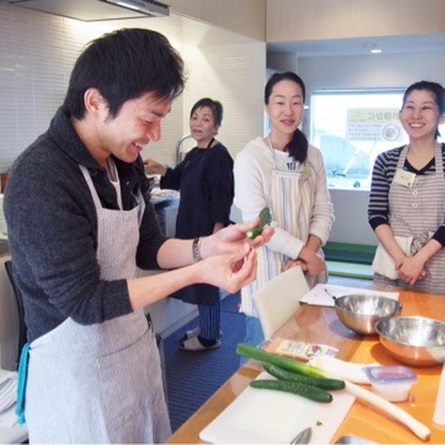 切った野菜が輝いてみえる！〜食の基本クラス講師 吉仲の紹介〜