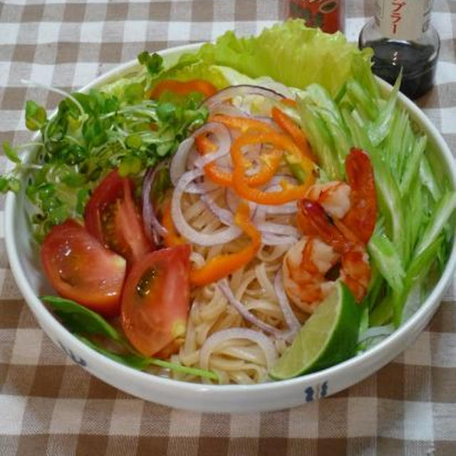 焼かない焼きビーフンで冷やしエスニック麺