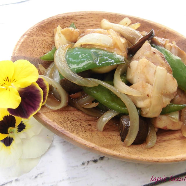 鶏肉と野菜のグリーンカレー味炒め