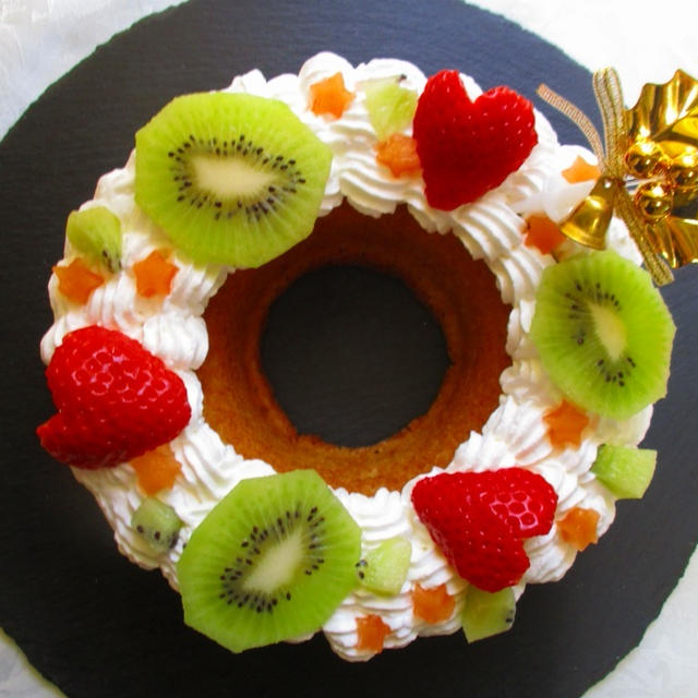 果物で簡単！クリスマスリースのクリスマスケーキ/我が家で一番人気の焼き菓子レシピあり