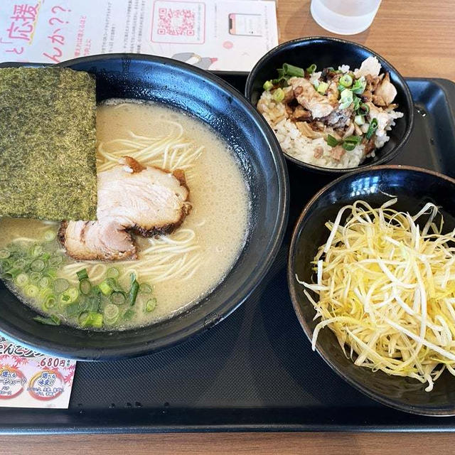シャキシャキねぎらーめんを啜りミニ炙り叉焼飯を食す