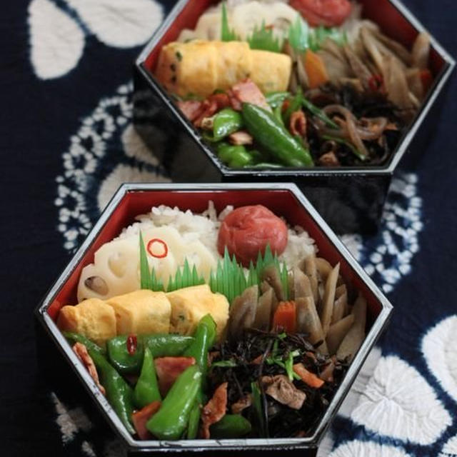 大人弁当2つ　☆　ﾐｰﾄｿｰｽｽﾊﾟｹﾞｯﾃｨｰ♪