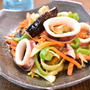 シンプルでコクもしっかり♪イカと夏野菜のさっぱり炒め
