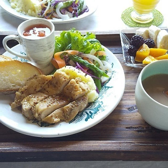 ハニーマスタードチキンと彩り野菜のランチ