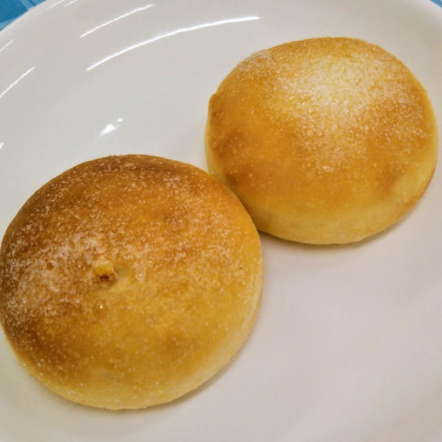 お月見にちなんで真ん丸なパン