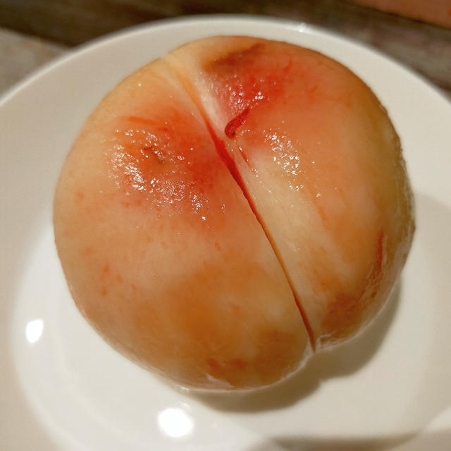 噂の桃の皮がツルッとむける裏ワザやってみた＼(^o^)／