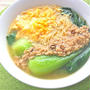 鶏の旨みがしみて美味しい〜チンゲン菜のふわとろ親子ラーメン。