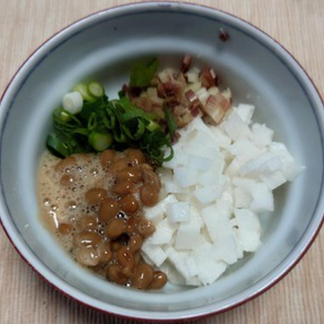 納豆と刻み長芋の小鉢、エイヒレの炙り