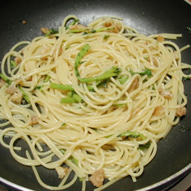 大根の葉と鶏皮の和風パスタ