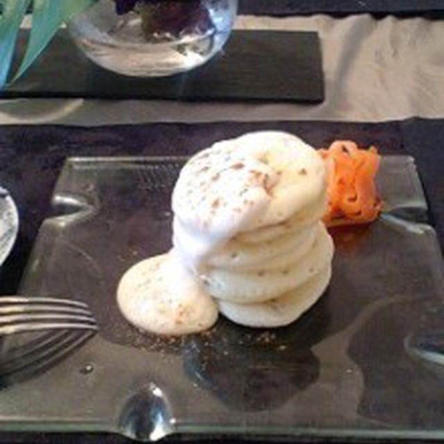卵・牛乳不使用　米粉の白いホットケーキ　豆乳クリーム。　サツマイモの薬膳ポタージュ。